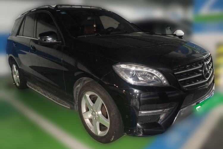 Used Mercedes-Benz M-Class 2012 ML 350 Luxury Edition Front Right 45 Deg