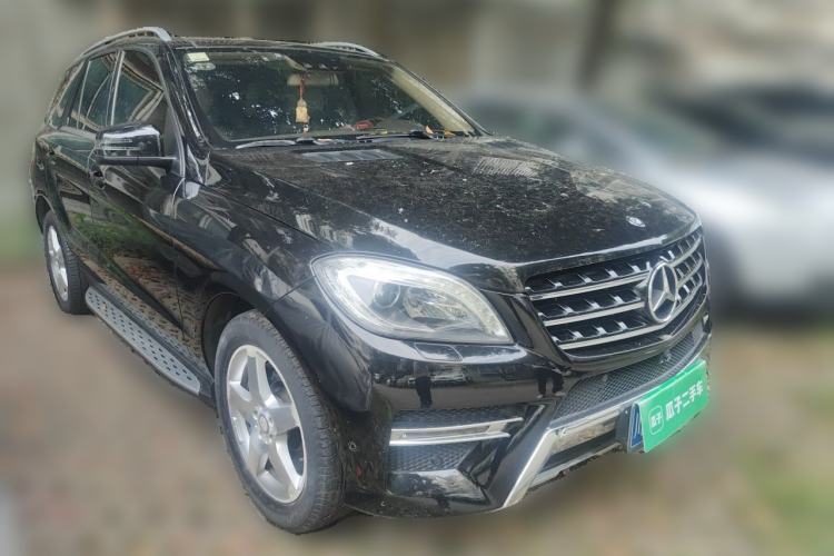 Used Mercedes-Benz M-Class 2012 ML 350 Luxury Edition Front Right 45 Deg