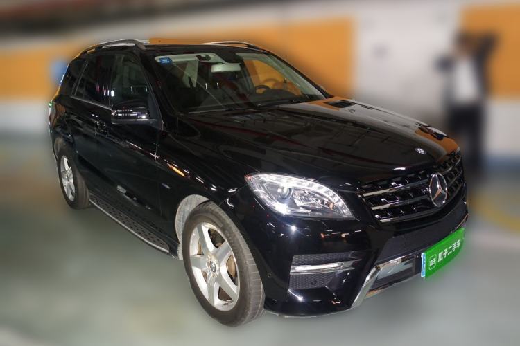 Used Mercedes-Benz M-Class 2012 ML 350 Luxury Edition Front Right 45 Deg