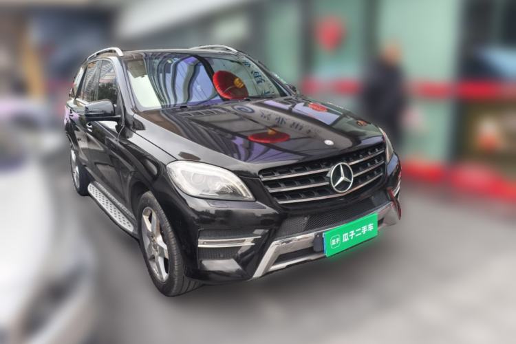 Used Mercedes-Benz M-Class 2012 ML 350 Luxury Edition Front Right 45 Deg