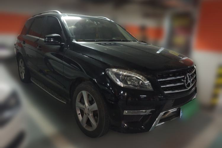 Used Mercedes-Benz M-Class 2012 ML 350 Luxury Edition Front Right 45 Deg