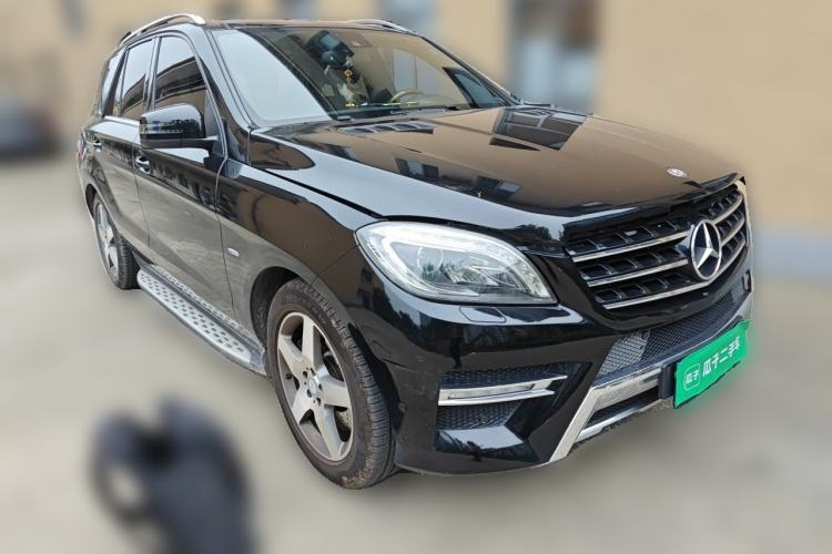 Used Mercedes-Benz M-Class 2012 ML 350 Luxury Edition Front Right 45 Deg