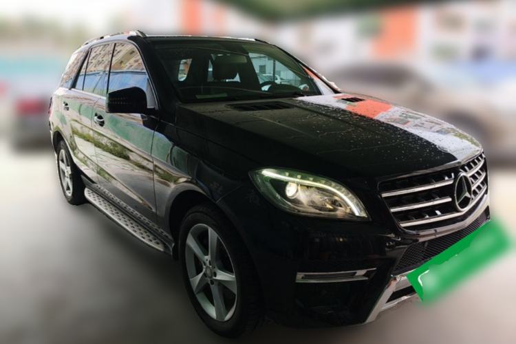 Used Mercedes-Benz M-Class 2012 ML 300 Front Right 45 Deg