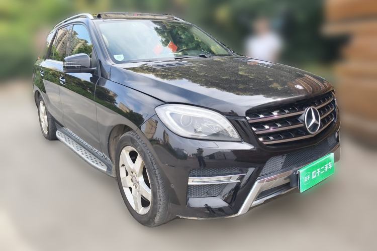 Used Mercedes-Benz M-Class 2012 ML 350 Luxury Edition Front Right 45 Deg