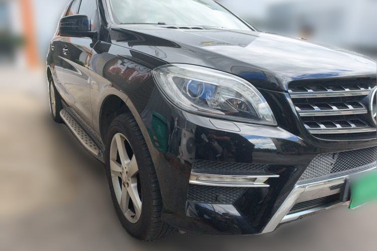 Used Mercedes-Benz M-Class 2012 ML 300 Front Right 45 Deg