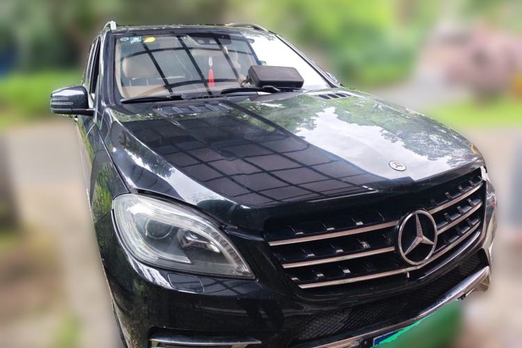 Used Mercedes-Benz M-Class 2012 ML 350 Luxury Edition Front Right 45 Deg