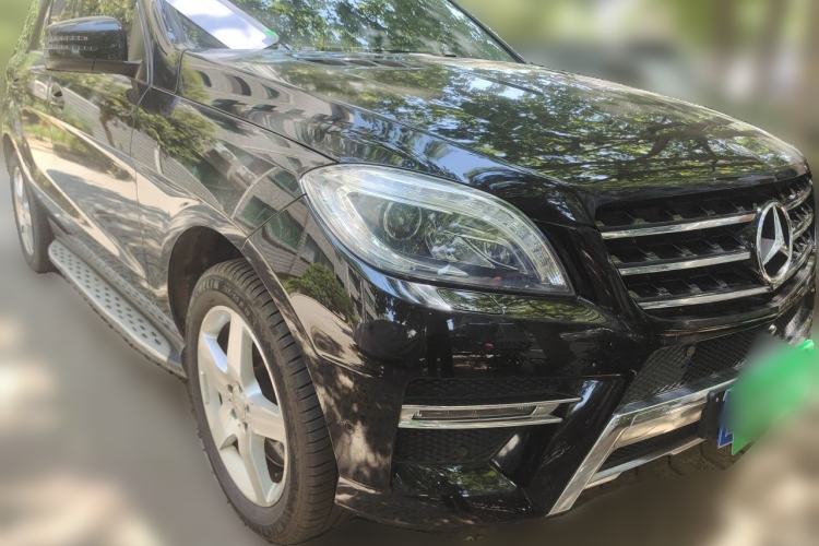 Used Mercedes-Benz M-Class 2012 ML 350 Luxury Edition Front Right 45 Deg