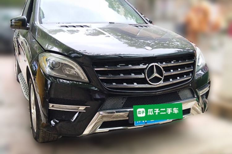 Used Mercedes-Benz M-Class 2012 ML 350 Luxury Edition Front Right 45 Deg