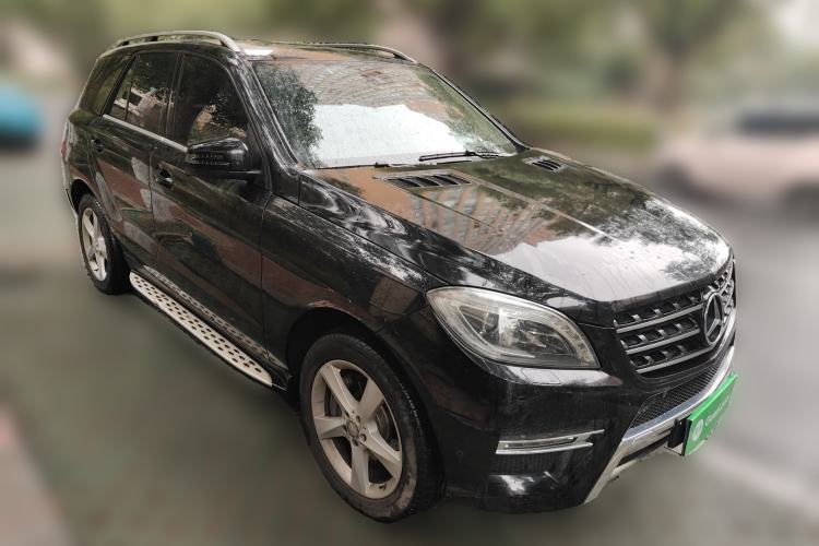 Used Mercedes-Benz M-Class 2012 ML 300 Front Right 45 Deg