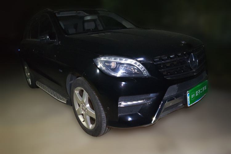 Used Mercedes-Benz M-Class 2012 ML 350 Luxury Edition Front Right 45 Deg