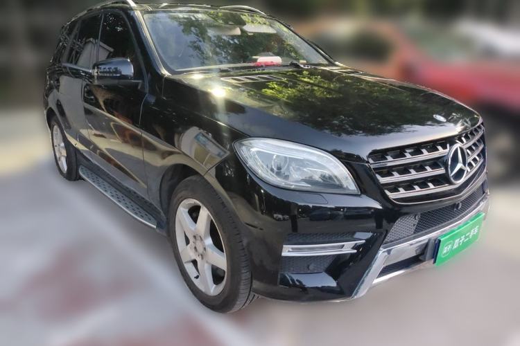 Used Mercedes-Benz M-Class 2012 ML 350 Luxury Edition Front Right 45 Deg