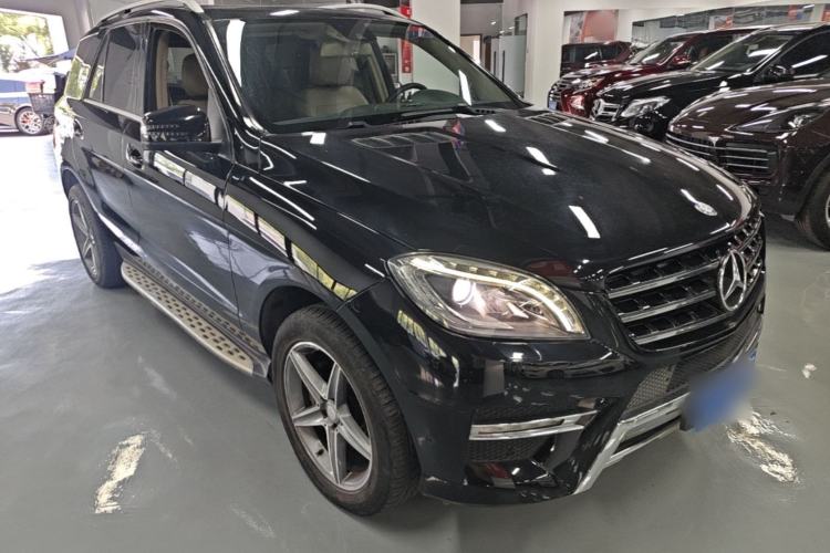 Used Mercedes-Benz M-Class 2012 ML 300 Front Right 45 Deg