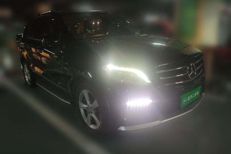 Used Mercedes-Benz M-Class 2012 ML 300 Front Right 45 Deg