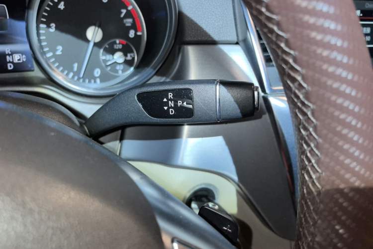 Used Mercedes-Benz M-Class 2012 ML 300 Gear Lever
