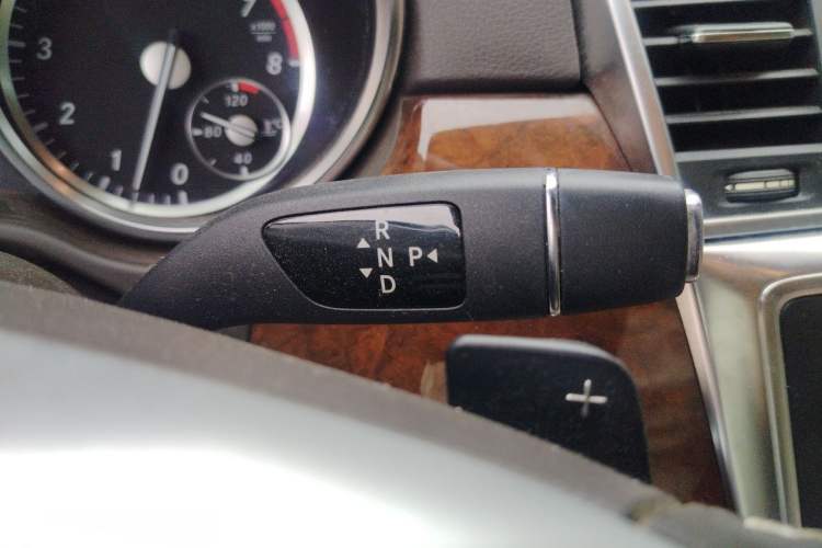 Used Mercedes-Benz M-Class 2012 ML 350 Sport Edition Gear Lever