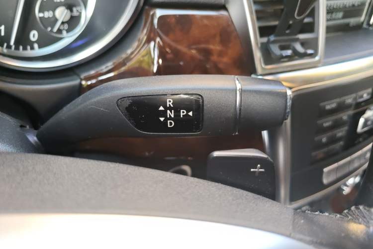 Used Mercedes-Benz M-Class 2012 ML 350 Luxury Edition Gear Lever