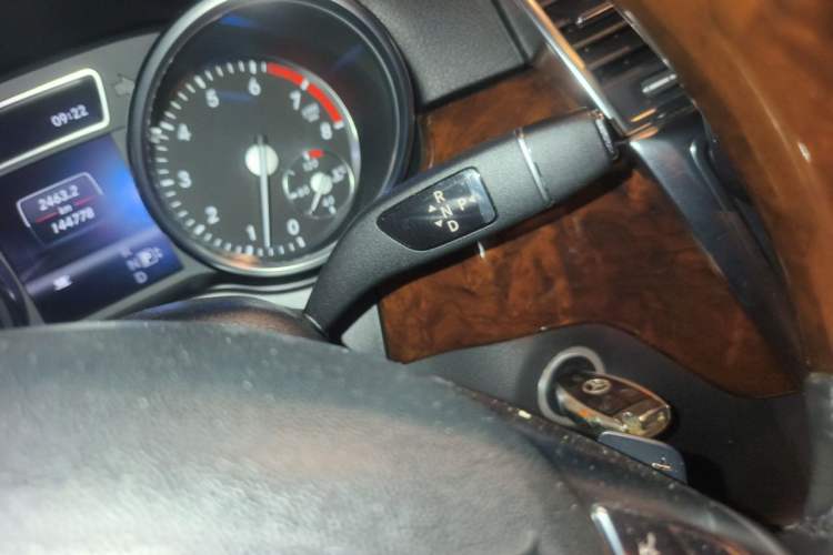 Used Mercedes-Benz M-Class 2012 ML 350 Luxury Edition Gear Lever