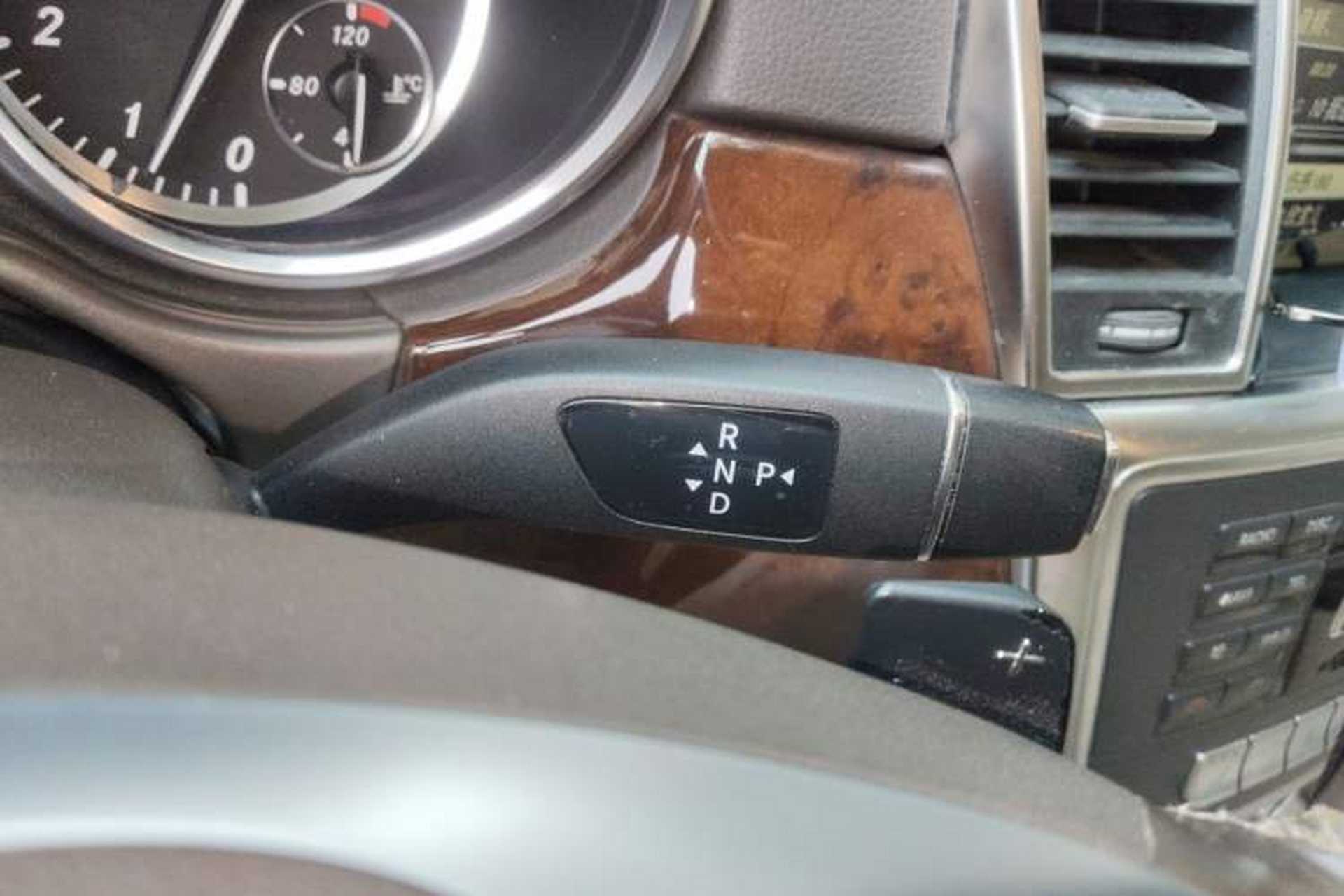 Used Mercedes-Benz M-Class 2012 ML 350 Luxury Edition Gear Lever