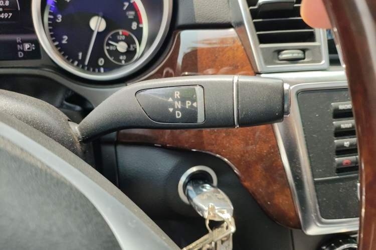 Used Mercedes-Benz M-Class 2012 ML 350 Luxury Edition Gear Lever