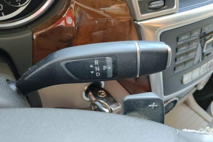 Used Mercedes-Benz M-Class 2012 ML 350 Luxury Edition Gear Lever
