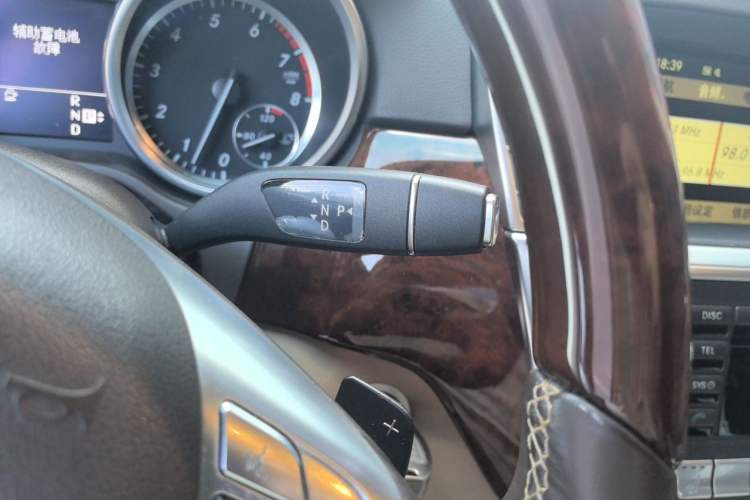 Used Mercedes-Benz M-Class 2012 ML 350 Luxury Edition Gear Lever