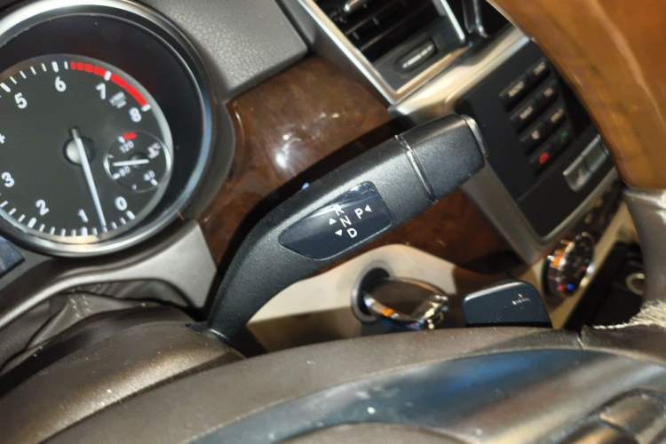 Used Mercedes-Benz M-Class 2012 ML 350 Luxury Edition Gear Lever