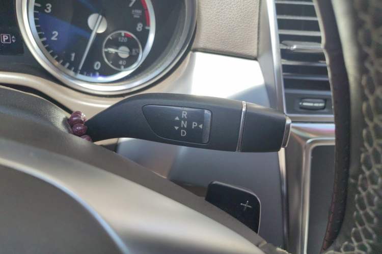 Used Mercedes-Benz M-Class 2012 ML 300 Gear Lever