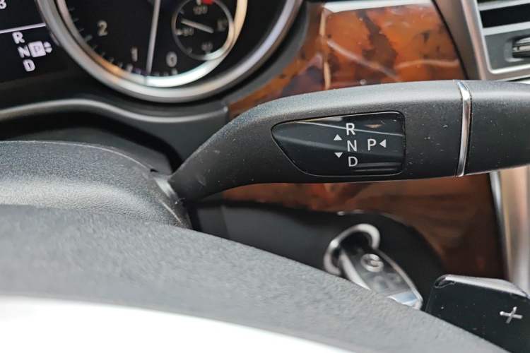 Used Mercedes-Benz M-Class 2012 ML 350 Luxury Edition Gear Lever