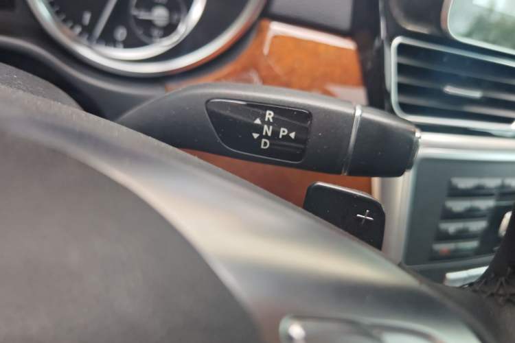 Used Mercedes-Benz M-Class 2012 ML 350 Luxury Edition Gear Lever
