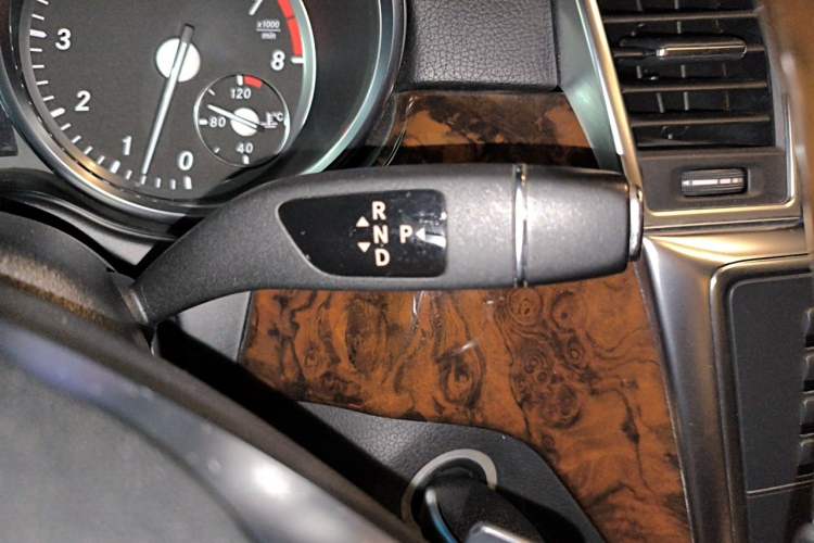 Used Mercedes-Benz M-Class 2012 ML 350 Luxury Edition Gear Lever
