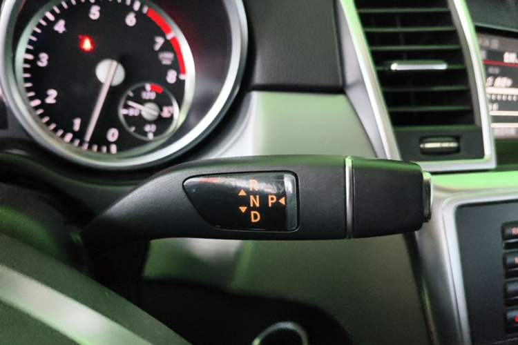 Used Mercedes-Benz M-Class 2012 ML 300 Gear Lever