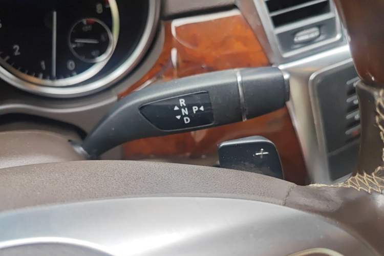 Used Mercedes-Benz M-Class 2012 ML 350 Luxury Edition Gear Lever