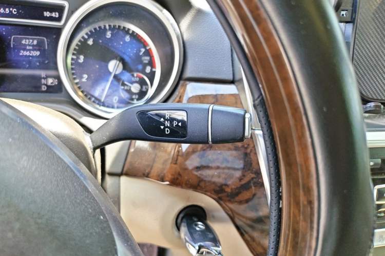 Used Mercedes-Benz M-Class 2012 ML 350 Sport Edition Gear Lever