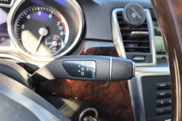 Used Mercedes-Benz M-Class 2012 ML 350 Luxury Edition Gear Lever