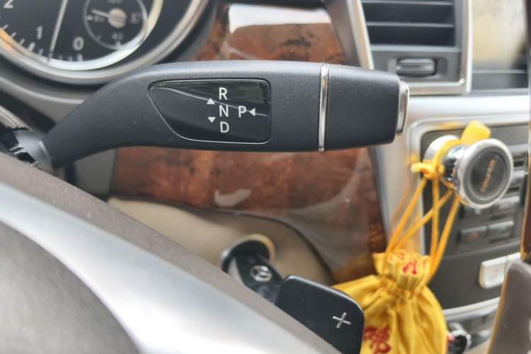 Used Mercedes-Benz M-Class 2012 ML 350 Luxury Edition Gear Lever