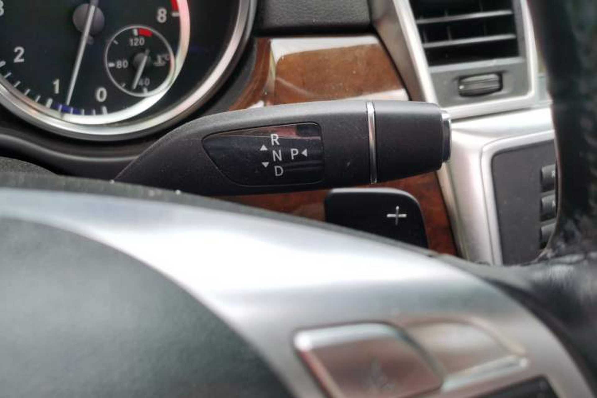 Used Mercedes-Benz M-Class 2012 ML 350 Sport Edition Gear Lever