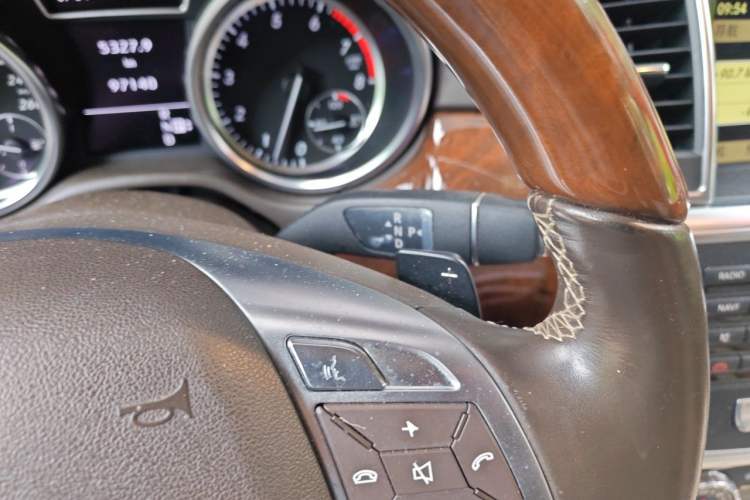 Used Mercedes-Benz M-Class 2012 ML 350 Luxury Edition Gear Lever