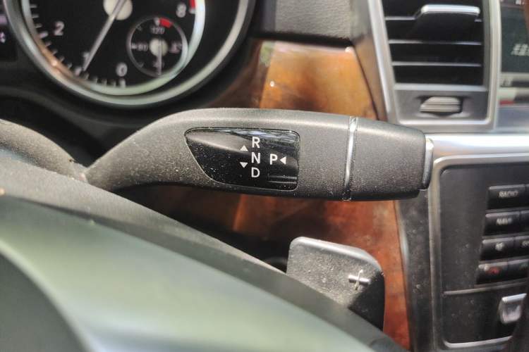 Used Mercedes-Benz M-Class 2012 ML 350 Luxury Edition Gear Lever