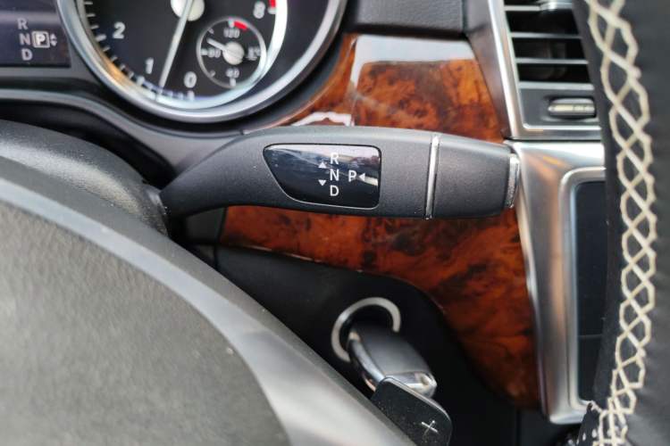 Used Mercedes-Benz M-Class 2012 ML 350 Sport Edition Gear Lever