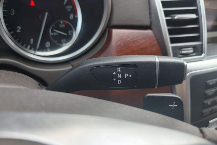 Used Mercedes-Benz M-Class  Gear Lever