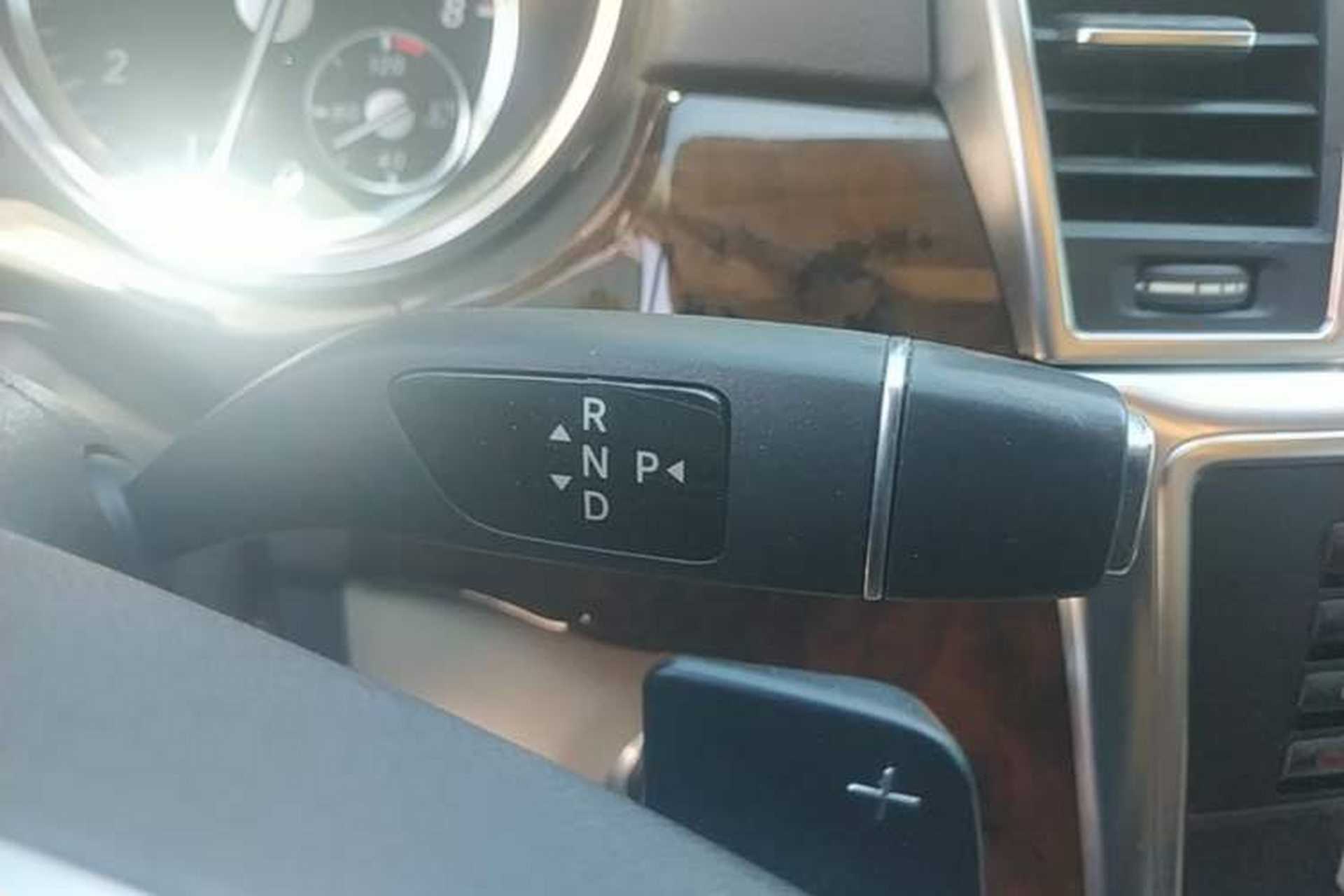 Used Mercedes-Benz M-Class 2012 ML 350 Sport Edition Gear Lever