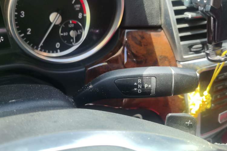 Used Mercedes-Benz M-Class 2012 ML 350 Luxury Edition Gear Lever