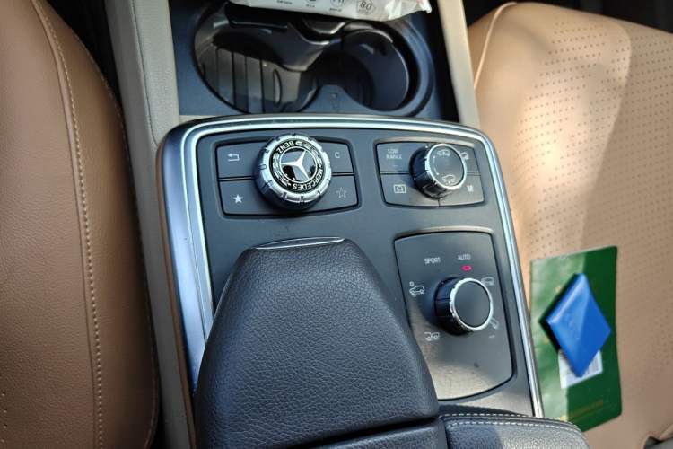 Used Mercedes-Benz M-Class 2012 ML 350 Sport Edition Gear Lever