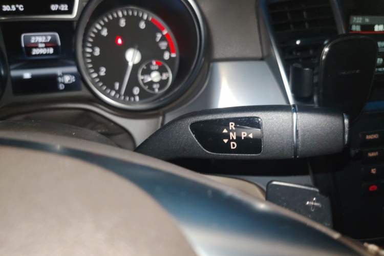 Used Mercedes-Benz M-Class 2012 ML 300 Gear Lever
