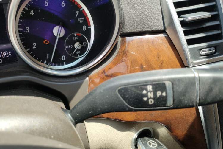 Used Mercedes-Benz M-Class 2012 ML 350 Sport Edition Gear Lever