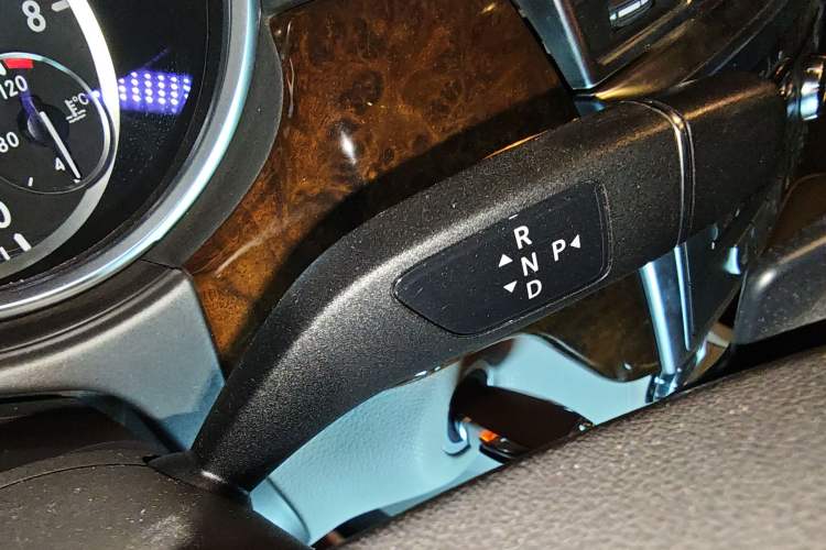 Used Mercedes-Benz M-Class 2012 ML 350 Luxury Edition Gear Lever