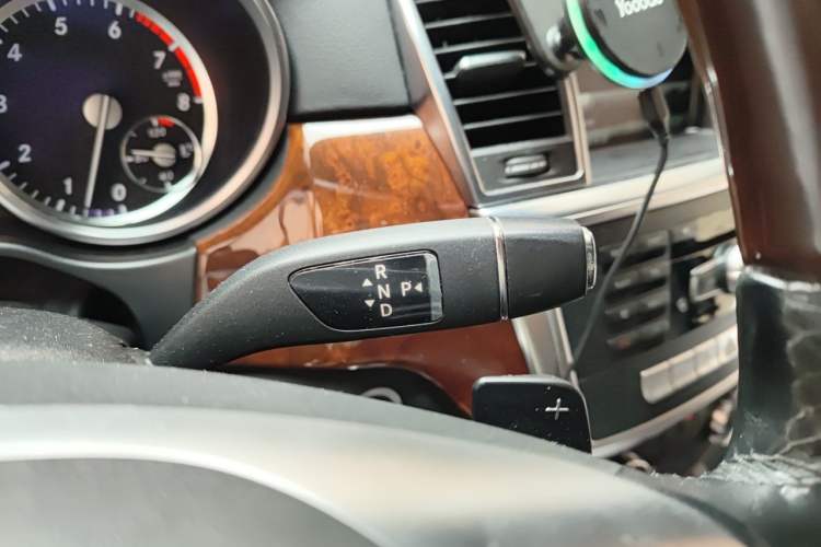 Used Mercedes-Benz M-Class 2012 ML 350 Luxury Edition Gear Lever