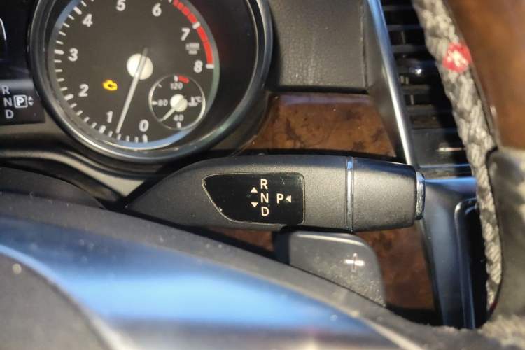Used Mercedes-Benz M-Class 2012 ML 350 Luxury Edition Gear Lever