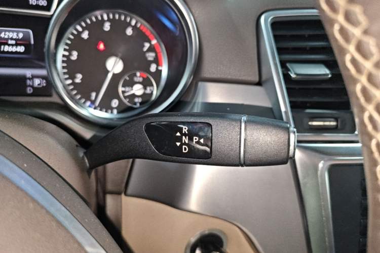 Used Mercedes-Benz M-Class 2012 ML 300 Gear Lever