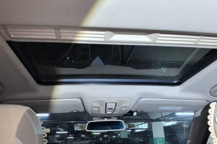 Used Mercedes-Benz M-Class 2012 ML 300 Headliner
